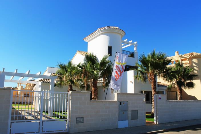 Image No.43-3 Bed Villa / Detached for sale