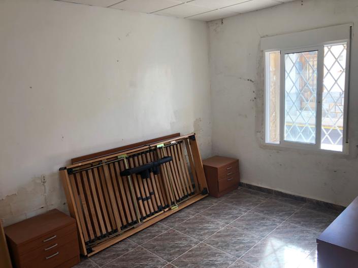 Image No.8-3 Bed House for sale