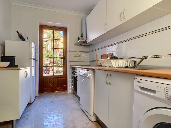 Image No.19-2 Bed Townhouse for sale