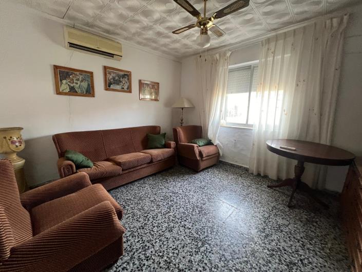 Image No.16-5 Bed Townhouse for sale