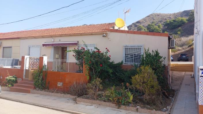 Image No.28-5 Bed Townhouse for sale