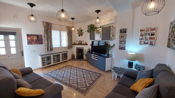 Image No.7-2 Bed House for sale