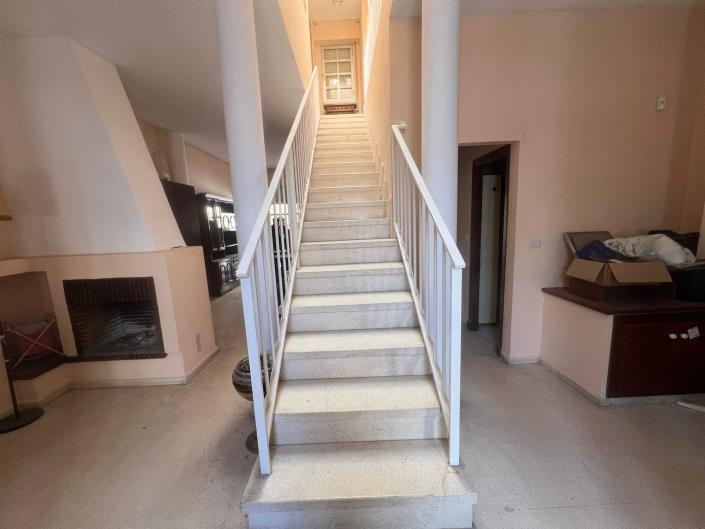 Image No.7-4 Bed House for sale