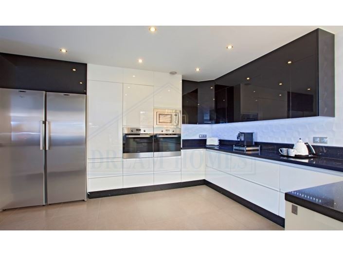 Image No.14-7 Bed House for sale