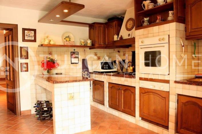 Image No.9-4 Bed Farmhouse for sale