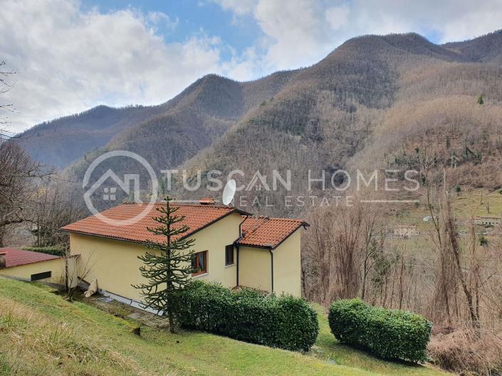 Image No.2-4 Bed Farmhouse for sale