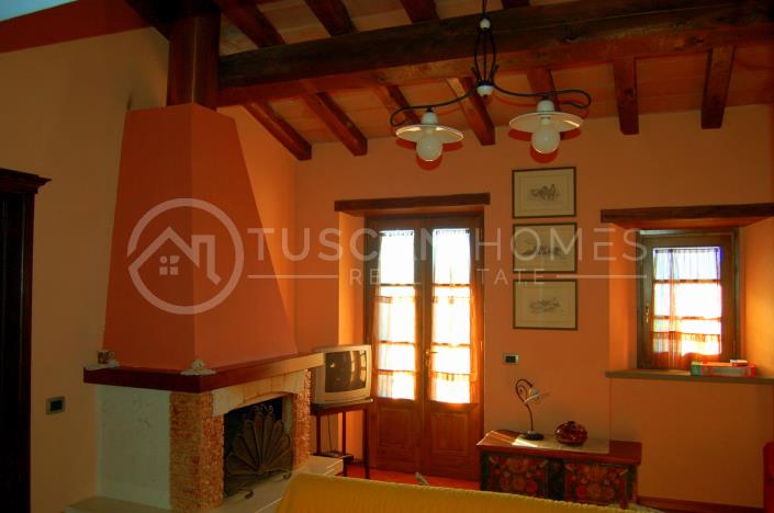 Image No.14-8 Bed Farmhouse for sale