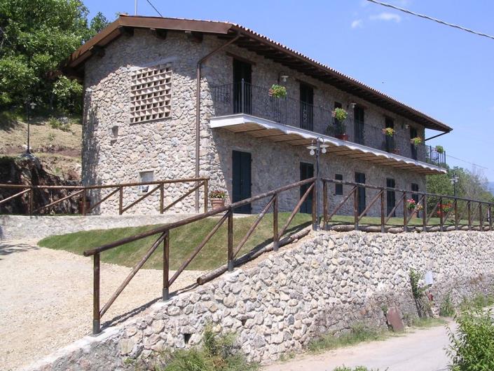 Image No.4-8 Bed Farmhouse for sale