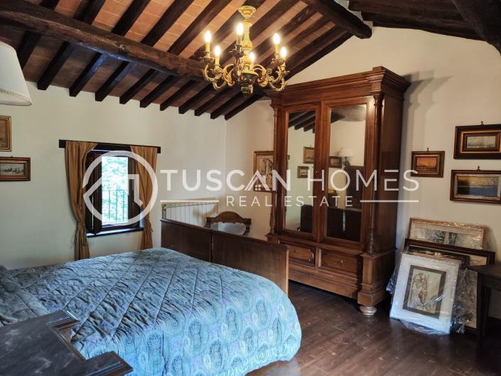 Image No.17-4 Bed Farmhouse for sale