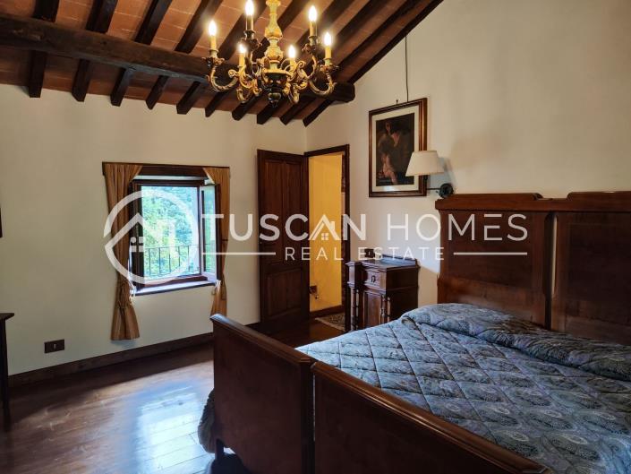 Image No.18-4 Bed Farmhouse for sale