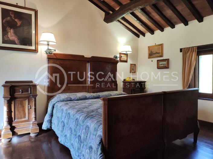 Image No.25-4 Bed Farmhouse for sale