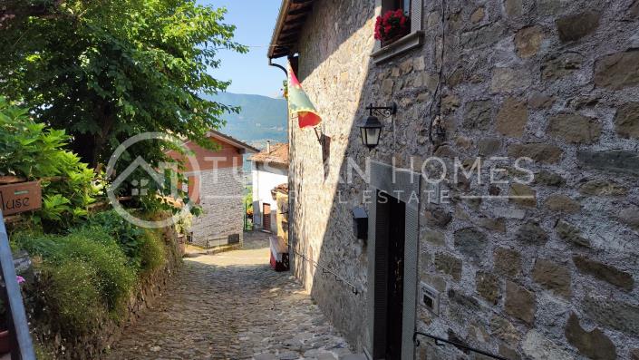 Image No.33-2 Bed Chalet for sale