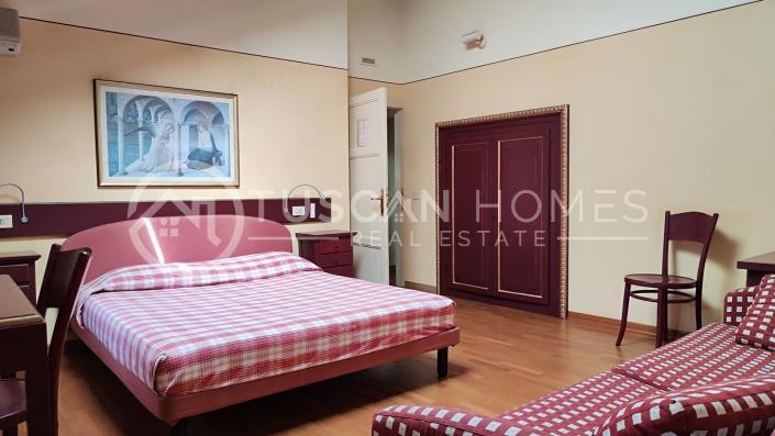 Image No.25-9 Bed Hotel for sale