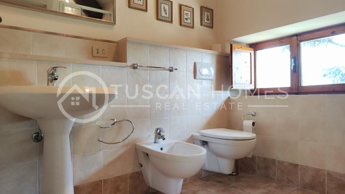 Image No.26-9 Bed Hotel for sale