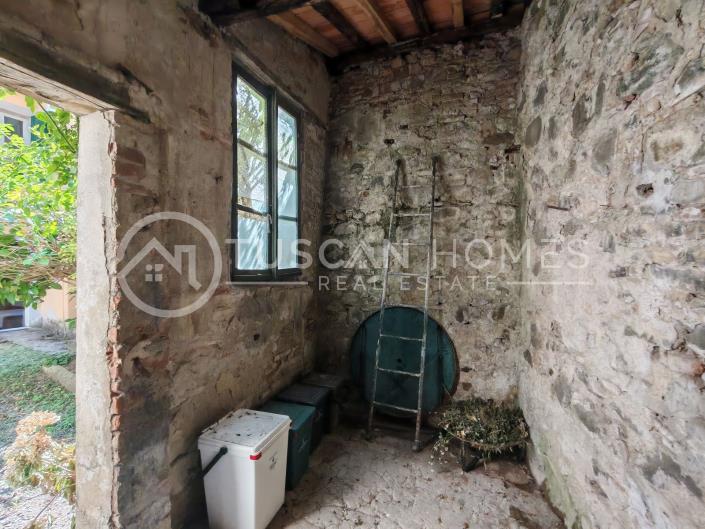 Image No.12-2 Bed Townhouse for sale