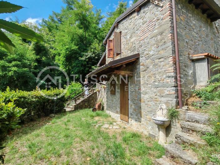 Image No.12-2 Bed Farmhouse for sale