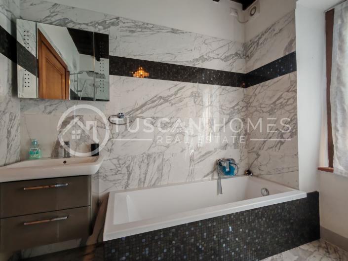 Image No.10-Ferme de 6 chambres à vendre à Barga