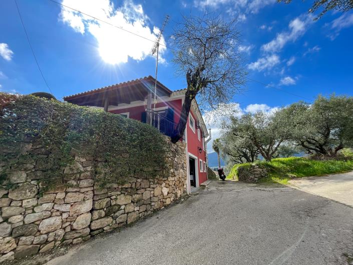 Image No.5-2 Bed Country House for sale