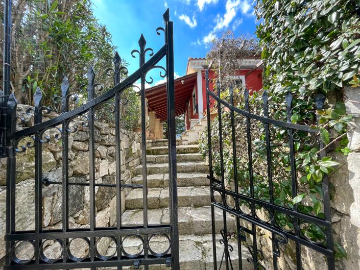 Image No.26-2 Bed Country House for sale