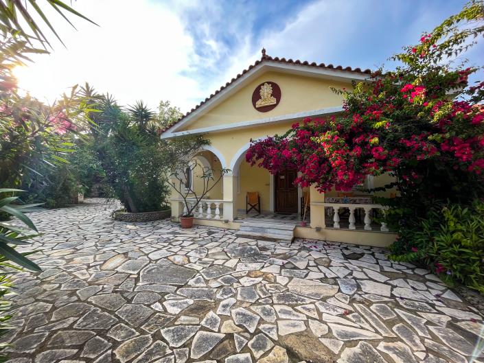 Image No.3-5 Bed Villa for sale