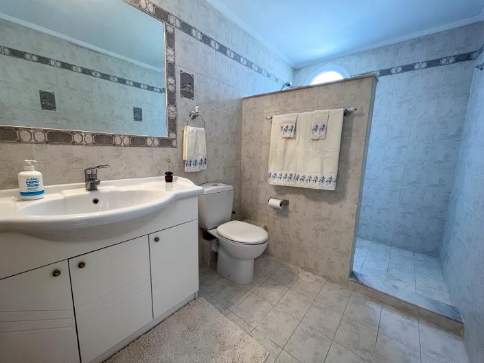 Image No.40-5 Bed Villa for sale