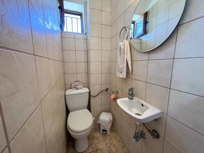 Image No.28-3 Bed Villa for sale