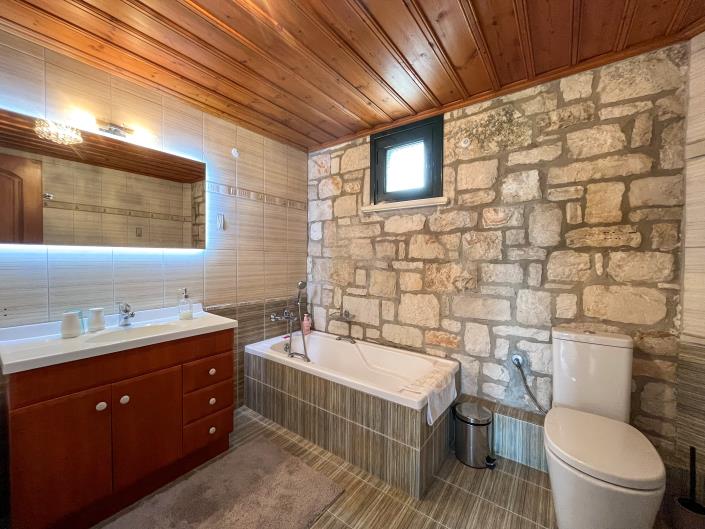 Image No.27-3 Bed Villa / Detached for sale