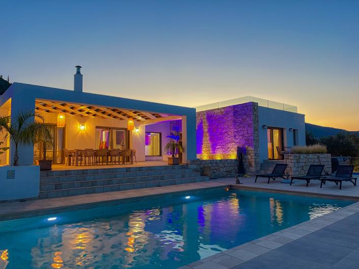 Image No.21-4 Bed Villa / Detached for sale