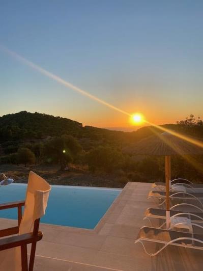 Image No.35-2 Bed Villa for sale