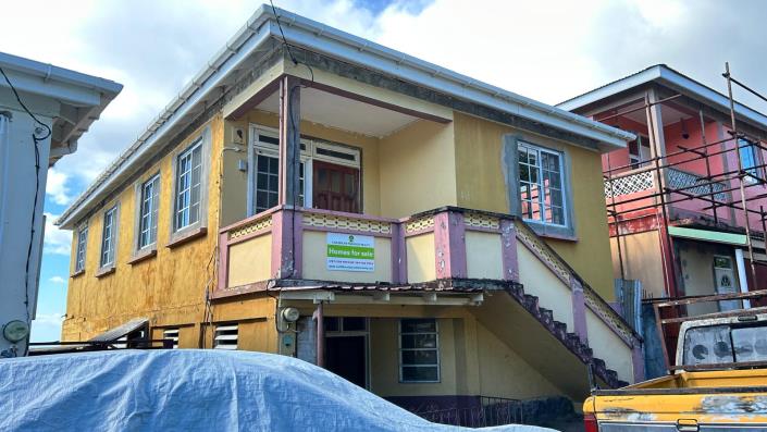 Image No.2-Maison de 7 chambres à vendre à Dominique