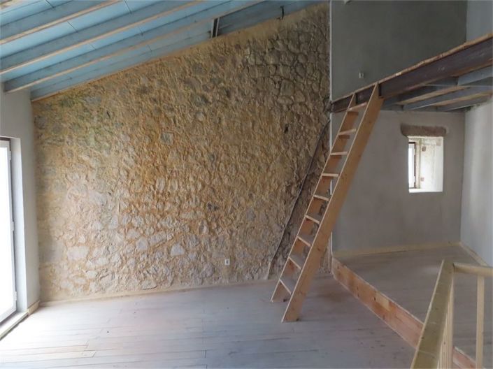 Image No.12-3 Bed Property for sale