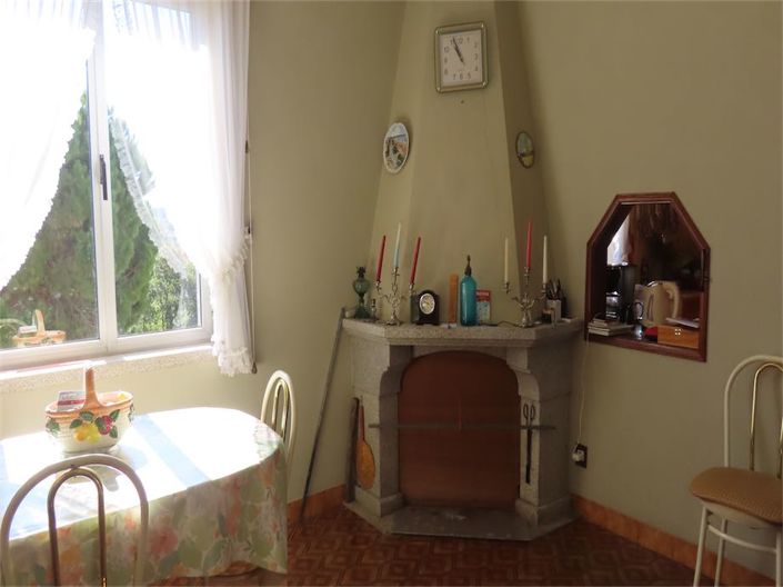 Image No.26-6 Bed Property for sale