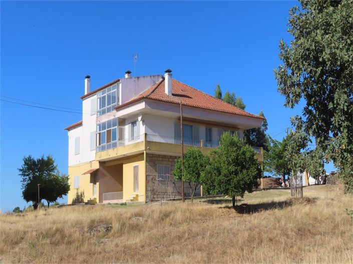 Image No.3-6 Bed Property for sale