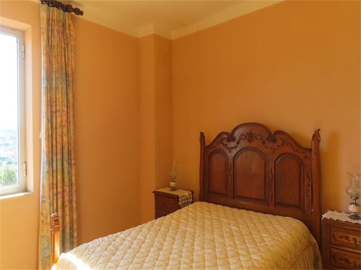 Image No.40-6 Bed Property for sale