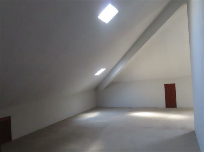 Image No.44-6 Bed Property for sale