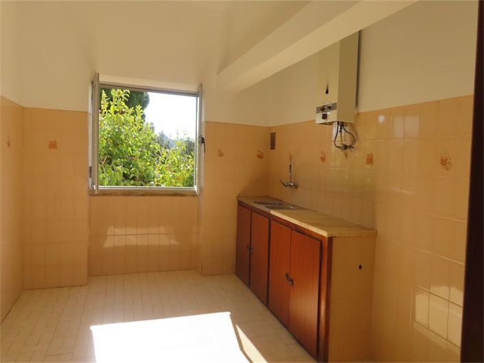 Image No.9-6 Bed Property for sale