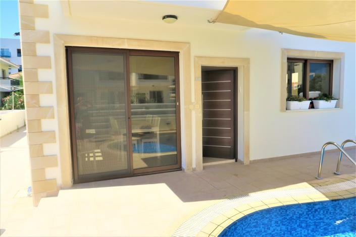 Image No.4-4 Bed Villa for sale