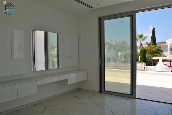 Image No.8-Villa de 5 chambres à vendre à Protaras