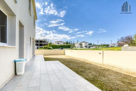 Image No.5-Villa de 4 chambres à vendre à Larnaca