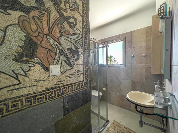 Image No.27-5 Bed Villa for sale