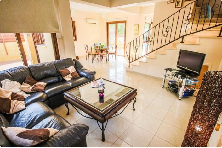 Image No.2-Villa de 3 chambres à vendre à Ayia Napa