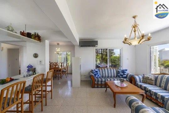 Image No.8-4 Bed Villa / Detached for sale