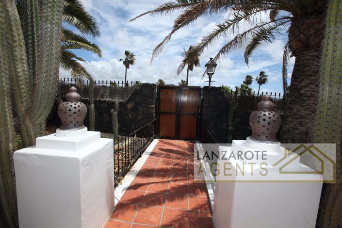 Image No.27-5 Bed Villa for sale