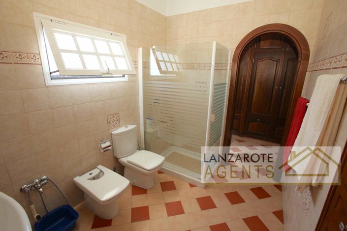 Image No.12-3 Bed Villa for sale