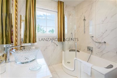 bd7881db-3245-1753-60c5-fd641c9ddf27