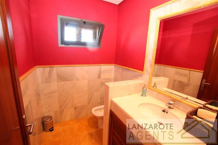 Image No.10-3 Bed Villa for sale