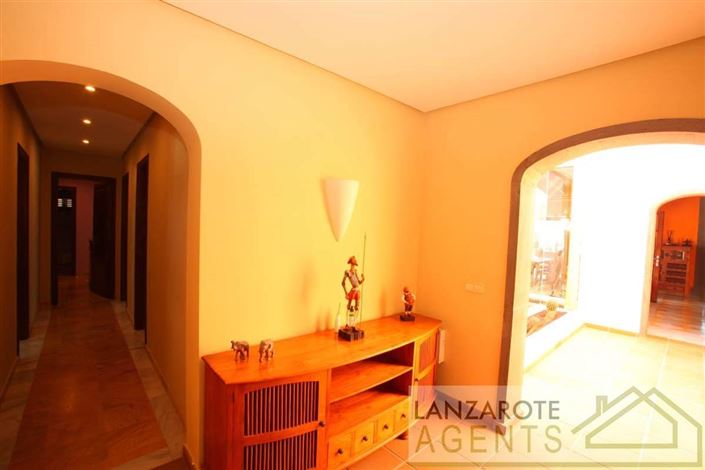 Image No.2-3 Bed Villa for sale