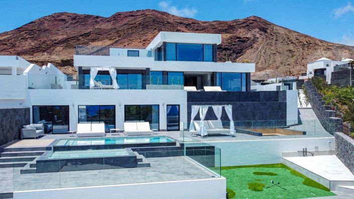 Image No.2-7 Bed Villa for sale