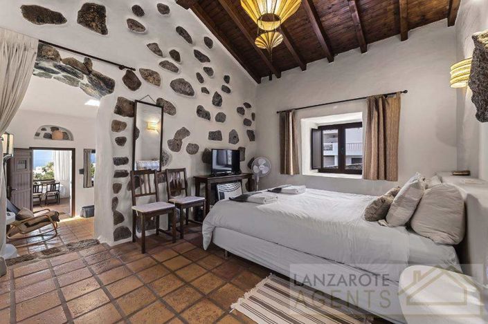 Image No.12-4 Bed Villa for sale