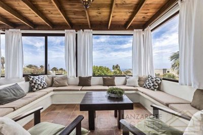 4d78956f-205f-d937-51cf-d88b2b7ff834